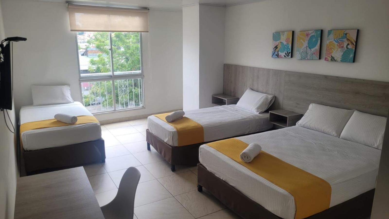 Hotel Inara 吉拉尔多特 外观 照片