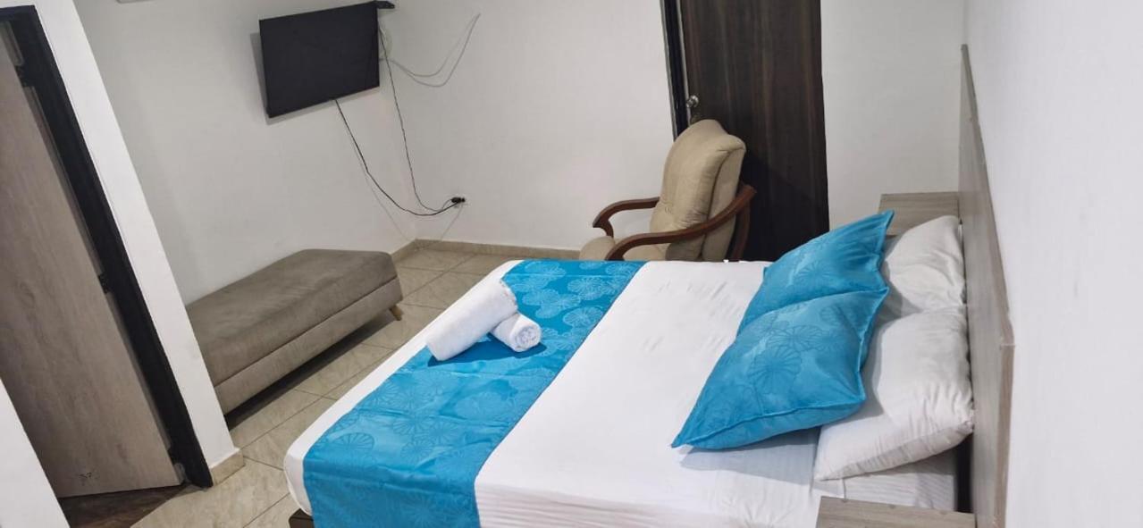 Hotel Inara 吉拉尔多特 外观 照片