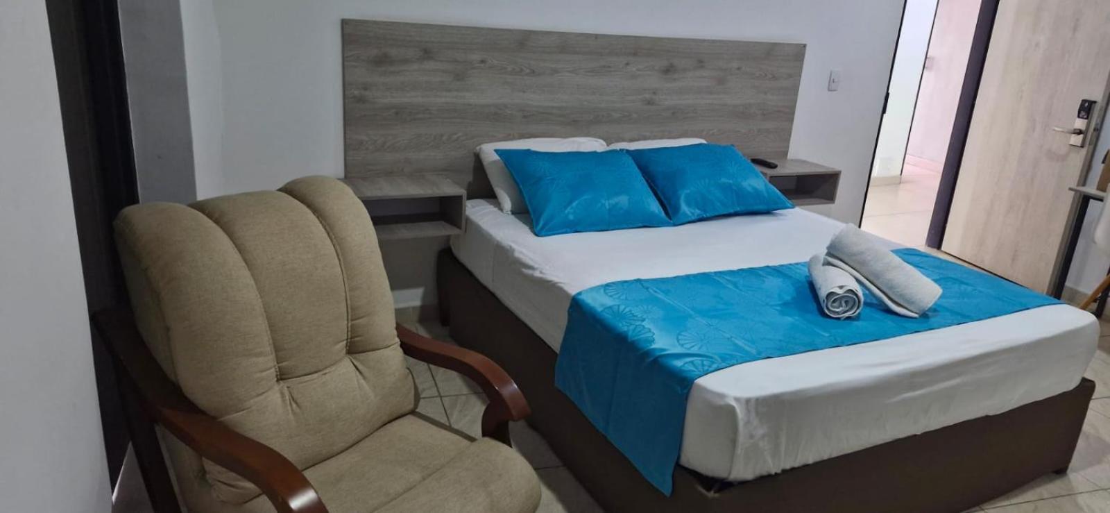 Hotel Inara 吉拉尔多特 外观 照片
